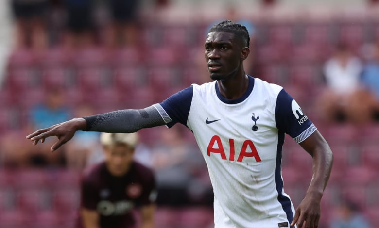 Футболист се снима как диша балони