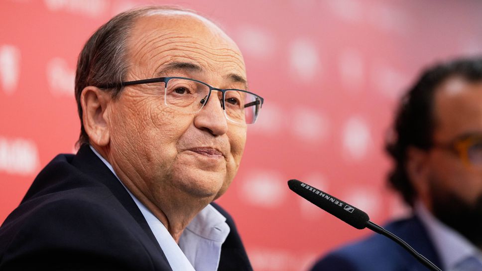 Президентът на Севиля получи играчка-самолет заради завръщането на Рамос в клуба