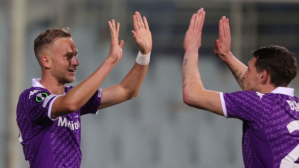 Фиорентина потрепери в края, но се добра до 1/4-финала