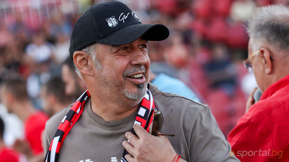 Локо (София) иска Димитър Васев за изпълнителен директор, любопитни имена се спрягат за нов треньор