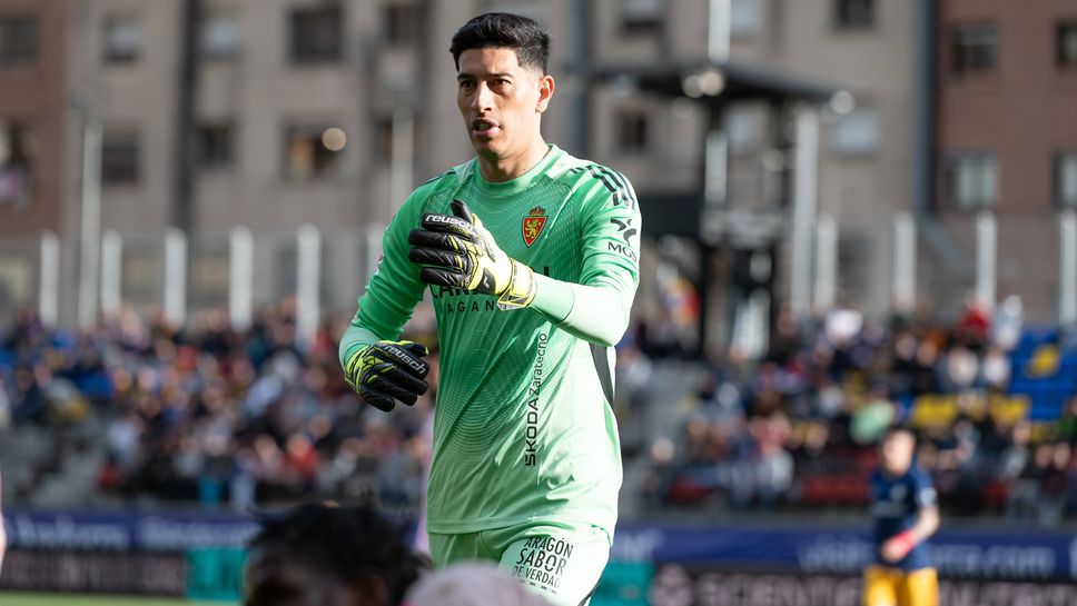 Вратар полудя и удари зверски съперник, рискува до 15 мача наказание