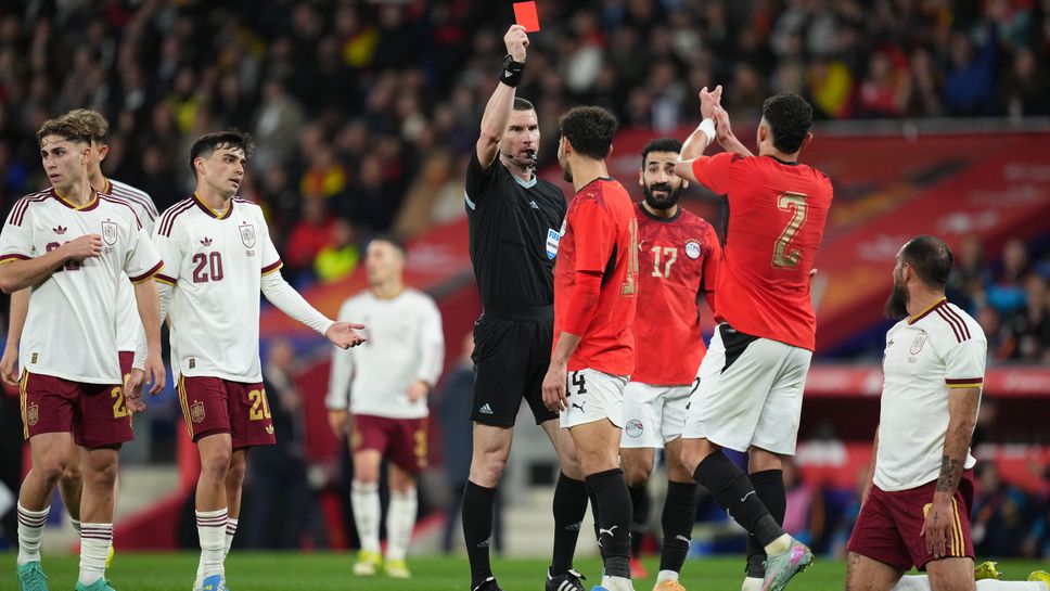 Расистки скандал разтресе контролата на Испания, ролята на Кабаков може да е ключова