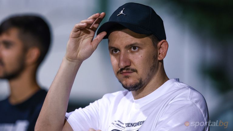 Генчев ще връща Неделев на “Колежа”