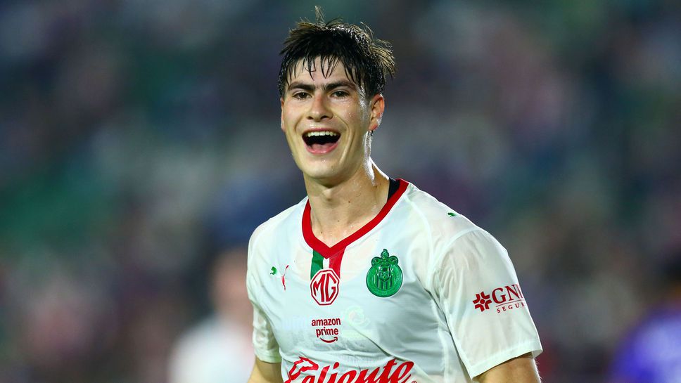 Барселона следи мексикански голмайстор