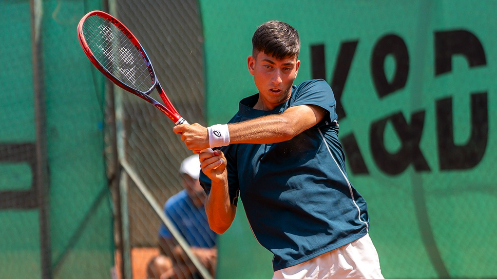 Анас Маздрашки започна с победа в основната схема в Мадрид