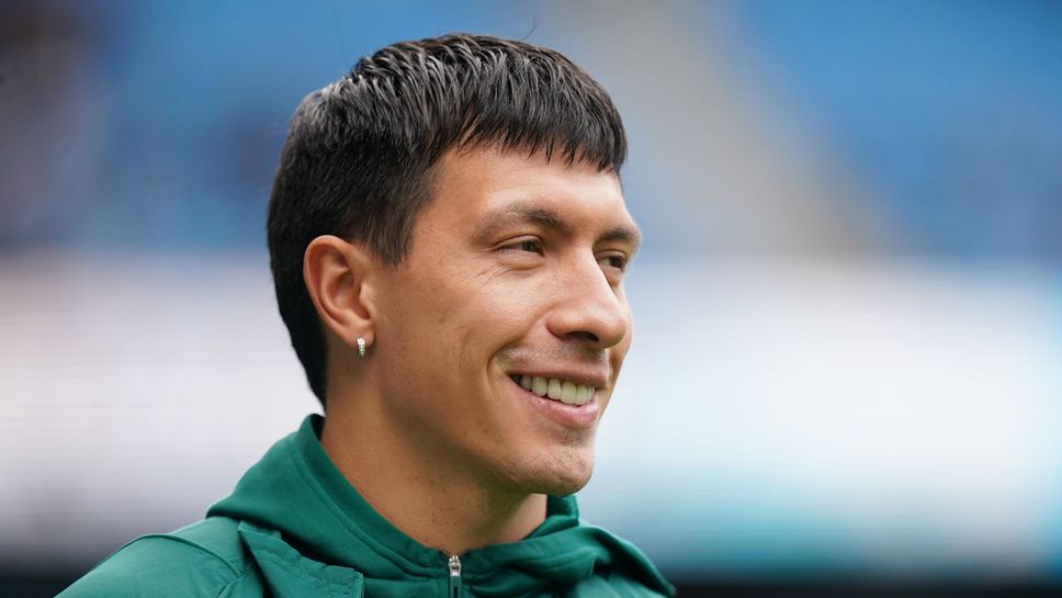 Лисандо Мартинес се завръща за важното домакинство срещу Нюкасъл