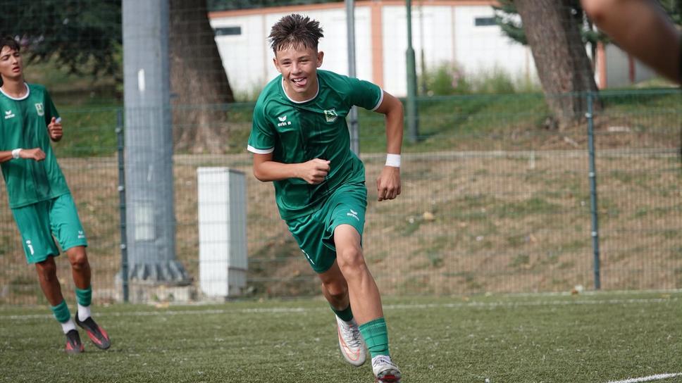 Хеттрик на Антонио Калинов донесе класическа победа на Национал U15