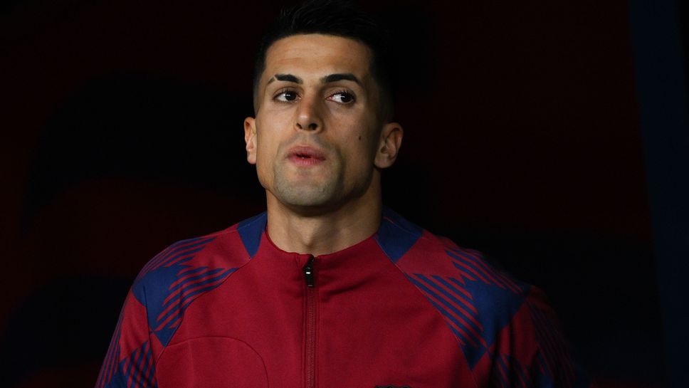 Барселона работи върху оставането на Кансело в отбора