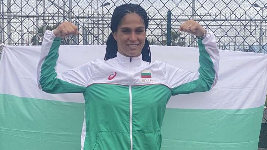 Изабелла Шиникова достигна до четвъртфиналите в Египет