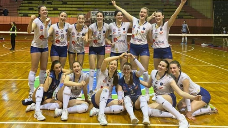 Дарина Нанева и Йединство на полуфинал в Сърбия