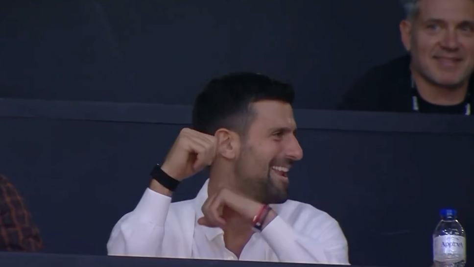 Джокович пя песни за Везенков, но не можа да помогне на Олимпиакос