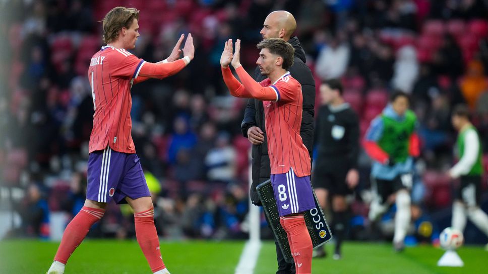 Мактоминей и Гилмор си поставят за цел излизане от групите на Световното първенство