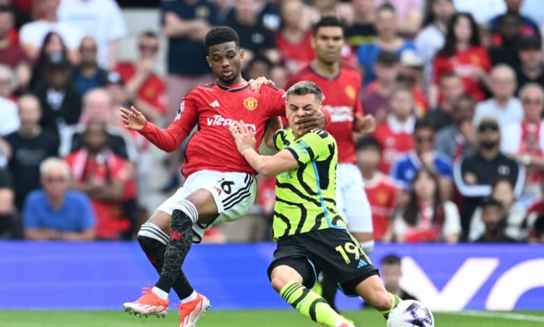 НА ЖИВО С КАРТИНА: Гол на Ман Юнайтед - Арсенал в ключов мач от битката за титлата