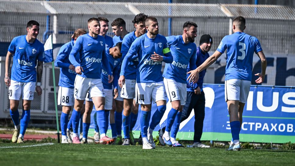 Спартак (Варна) няма да може да използва четирима срещи Ботев