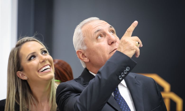 Поредно огромно признание за Христо Стоичков