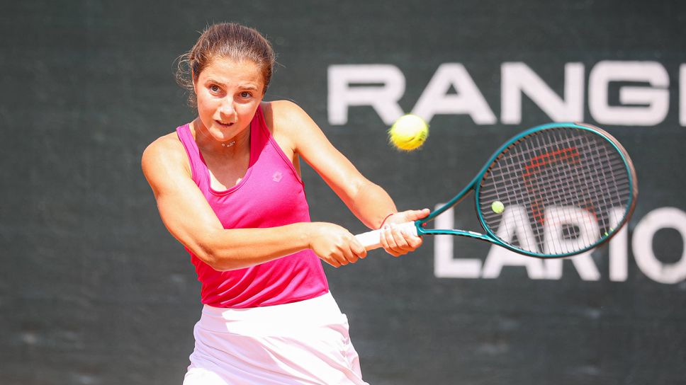 Роси Денчева се класира за четвъртфиналите на двойки в Гърция