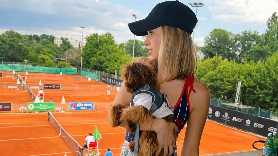 Мария Бакалова се щракна на кортовете в Пловдив