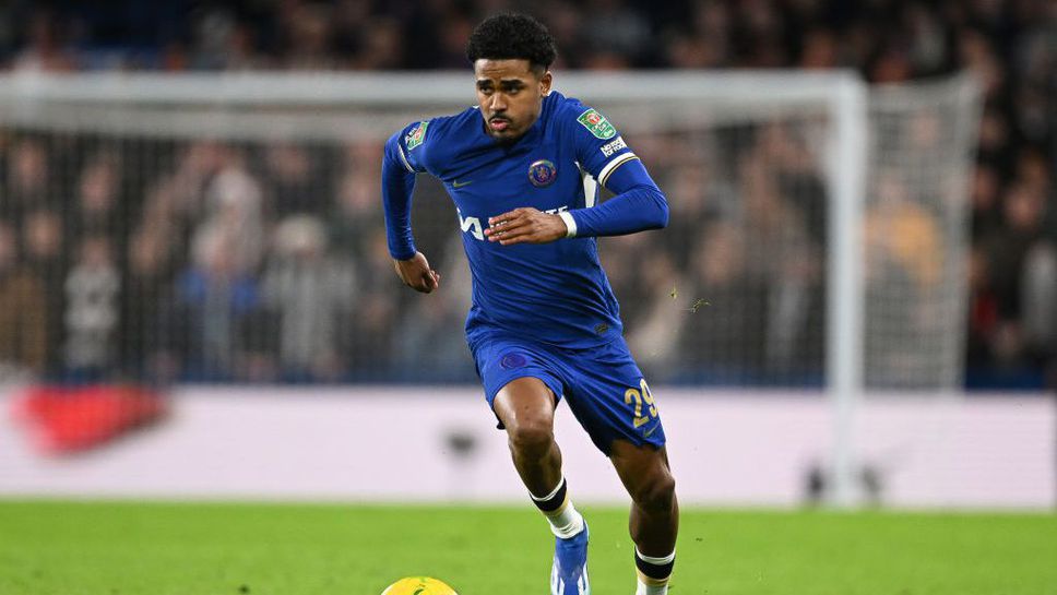 Защитник на Челси отлетя за Германия, за да завърши трансфера си в Борусия Дортмунд