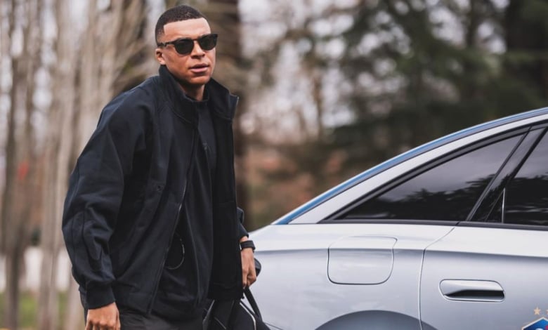 ПСЖ стряска със заплати, Мбапе отвя конкуренцията