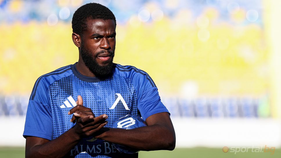 Левски тренира без Ради Кирилов и Карл Фабиен