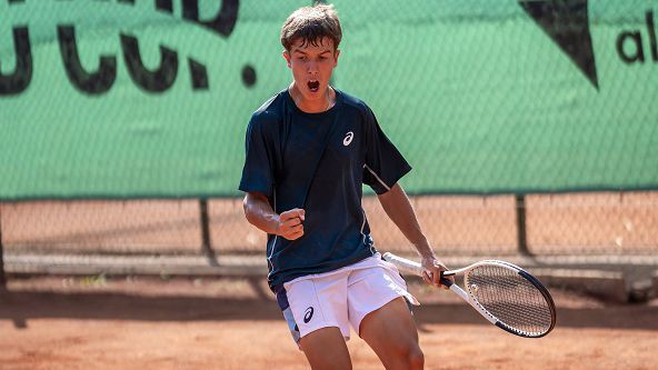 Калоян Шиков е полуфиналист на сингъл, а Александър Толев е финалист на двойки в Молдова