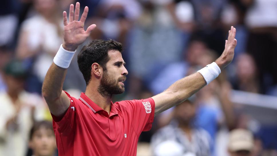 Хачанов се класира за полуфиналите на US Open след отказване на Блокс