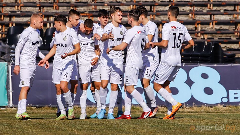 Дубълът на Славия удари здраво Героя