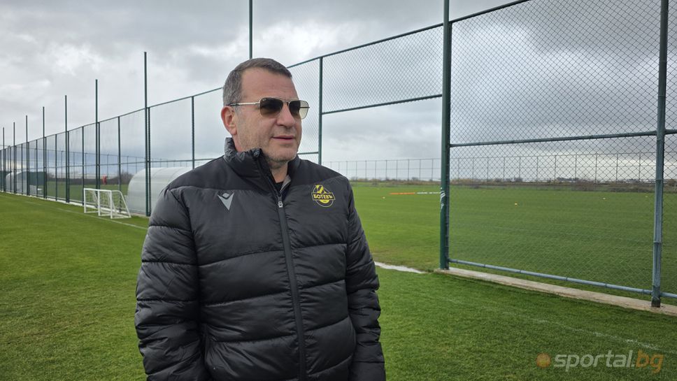 Филипов избухна срещу фен: Затова си отиде треньорът, умнико!