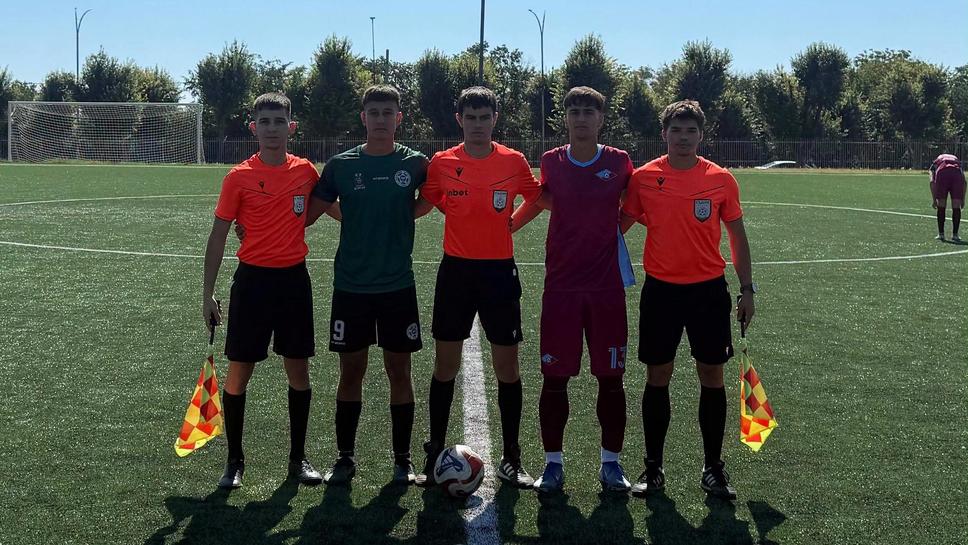 Септември разгроми Нефтохимик със 7:1 при U18