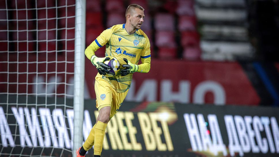 Пламен Илиев загатна защо напусна Черно море дни преди мача с Левски