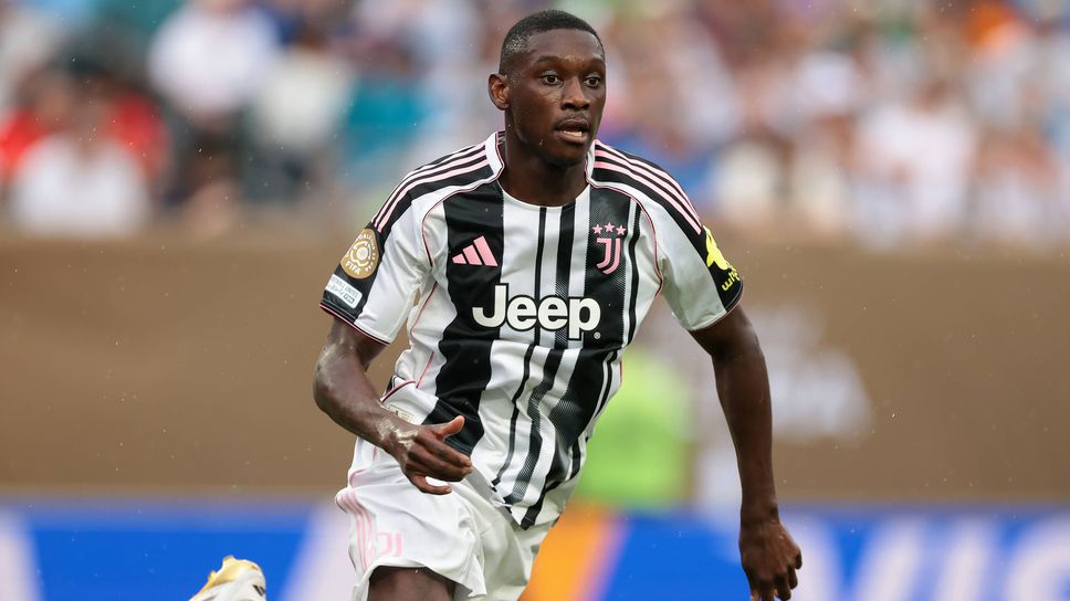 От ПСЖ информирали Юве, че и други клубове питат за Коло Муани