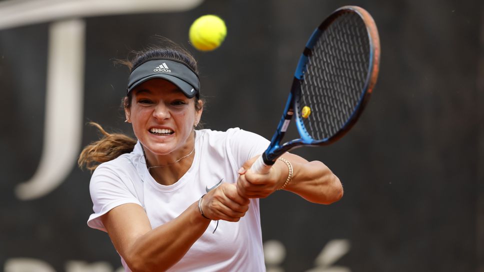 Лиа Каратанчева спечели сет, но отпадна в първия кръг на WTA 250 в Богота