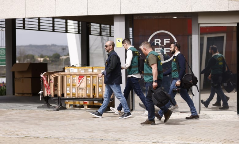 Уволнения след огромния скандал в испанския футбол