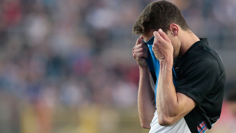 Защитник, за когото Милан даде близо 40 млн. евро, приключи с футбола на 31 години