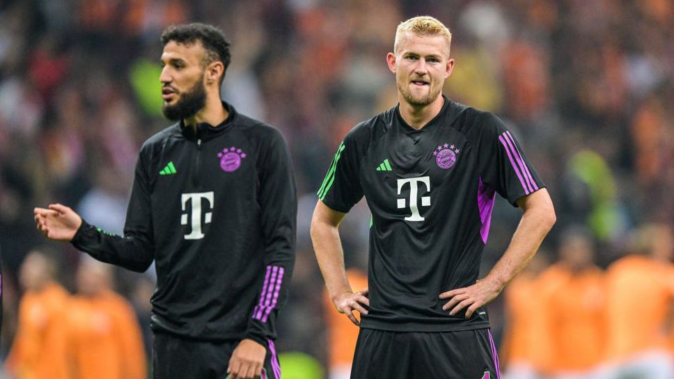 Манчестър Юнайтед удари на камък с пакетна оферта за Де Лихт и Мазрауи