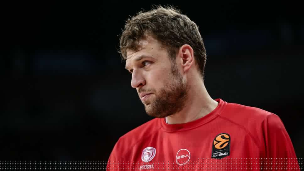 Упорито проклятие дебне отново Везенков и Олимпиакос - ще се измъкнат ли този път от клещите му?