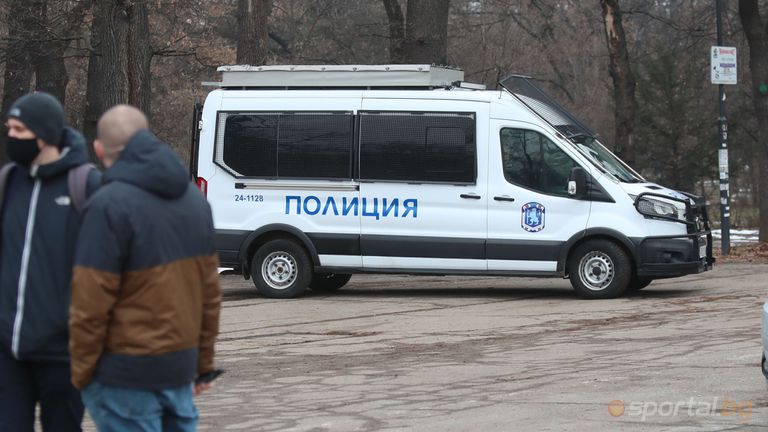 Рекорден брой полицаи ще охраняват дербито на Варна