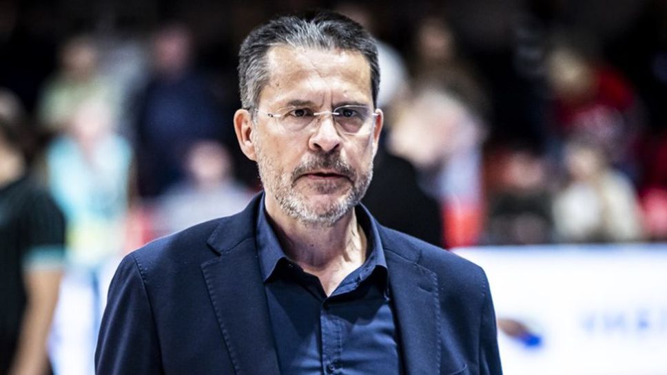 Треньорът на Валенсия даде 3-секундна пресконференция след загубата от Париж Баскетбол