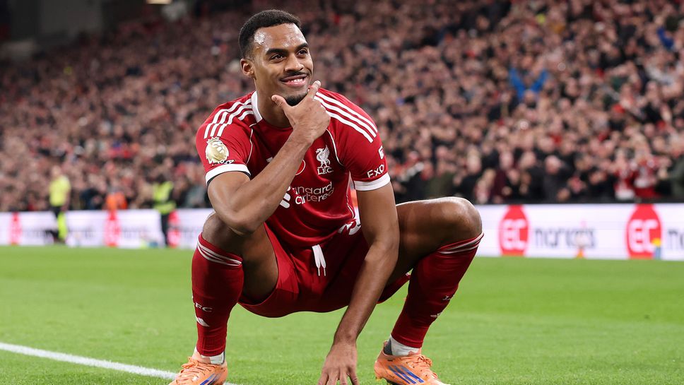 Ливърпул поднови договора на основен играч