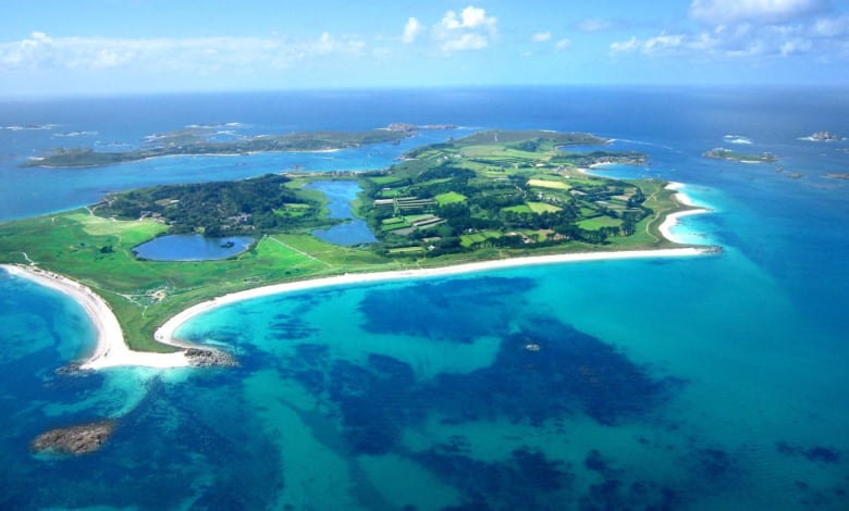 Най-странното футболно място на света - 6-милиметрова купа и над 300 години война