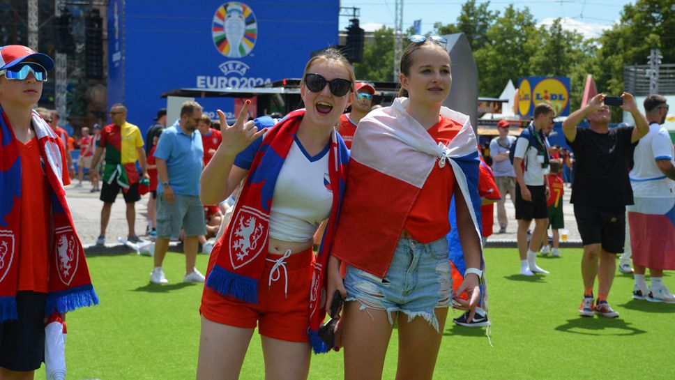 Фенове на Чехия изпълниха улиците на Лайпциг преди битката срещу Португалия