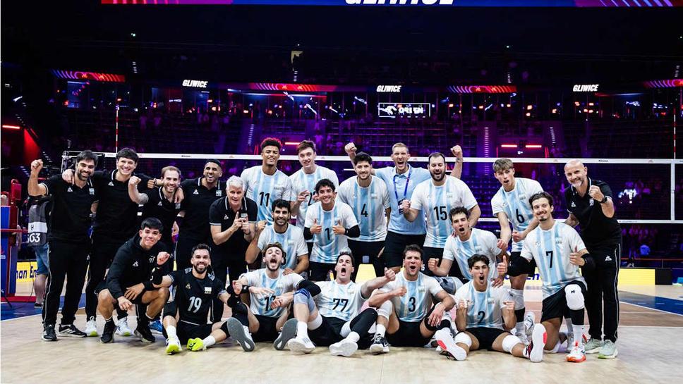 Аржентина с драматична първа победа във VNL