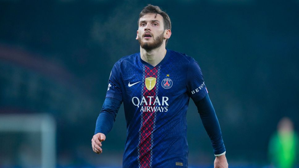 Хвича се врече във вярност на Пари Сен Жермен на фона на нарастващите слухове за бъдещето си