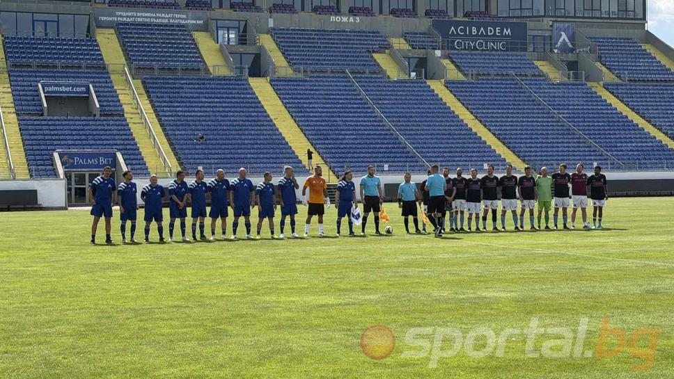 "Айрън Мейдън" вкара девет на приятели на Левски