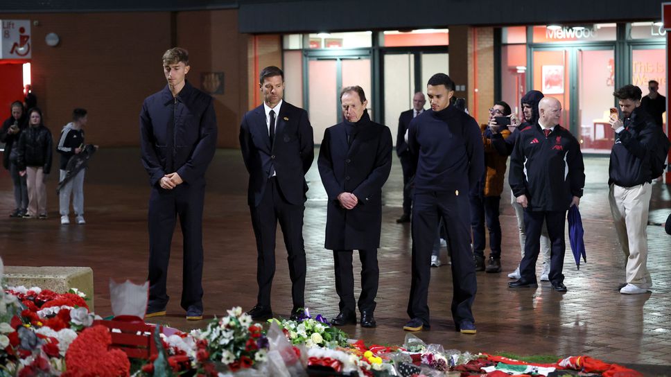 Реал Мадрид и Александър-Арнолд почетоха паметта на Жота преди визитата си на "Анфийлд"