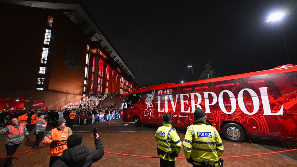 Съставите на Ливърпул и ПСВ, Слот е направил две промени