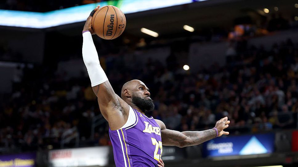 Момент за историята с ЛеБрон и сина му при победа на Лейкърс