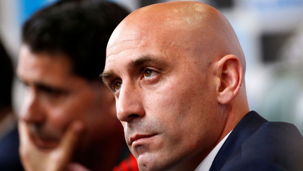 Бившият шеф на испанския футбол се яви пред съда и отрече обвиненията в корупция