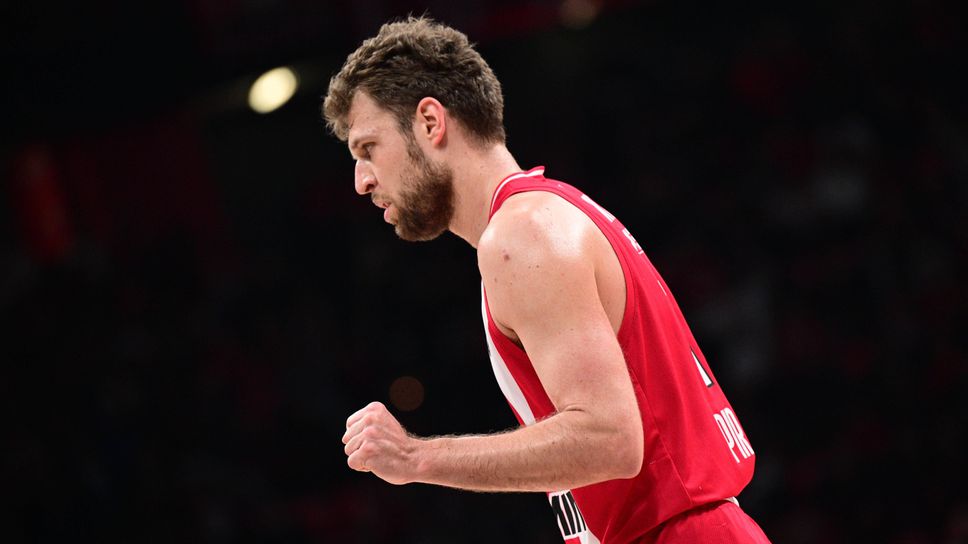 Везенков и компания завършиха по шампионски редовния сезон в Гърция