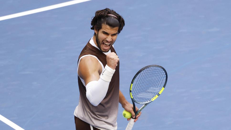 Алкарас премина през третия кръг на US Open без загубен сет